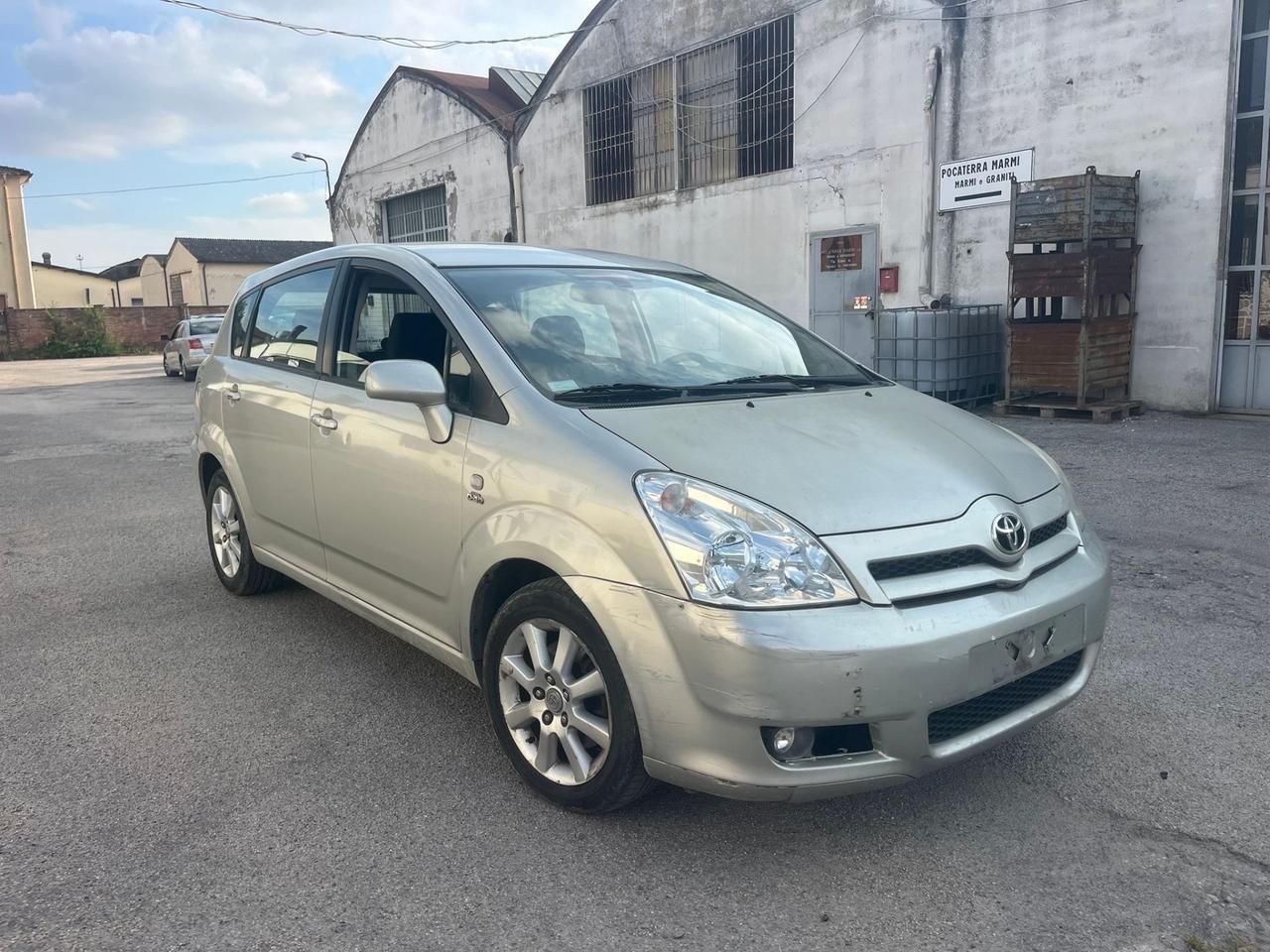 Toyota Corolla Verso 2.2 16V D-4D