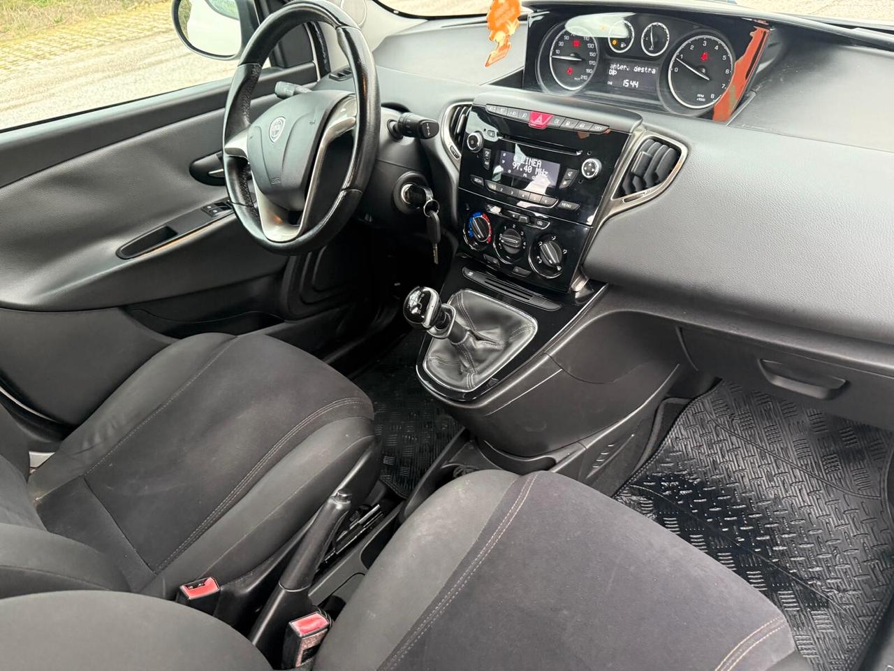 Lancia Ypsilon 0.9 TwinAir 85 CV 5 porte Metano Ecochic Gold