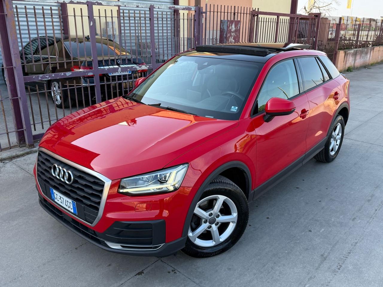 Audi Q2 35 TFSI Identity Black