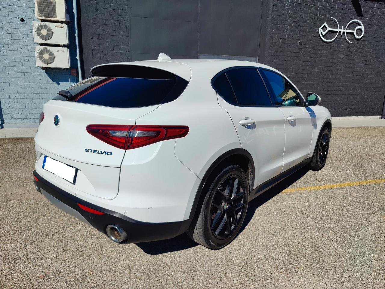 Alfa Romeo Stelvio 2.2 Turbodiesel 210 CV AT8 Q4 Super