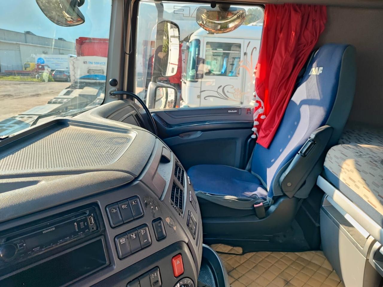 Trattore stradale DAF XF 510