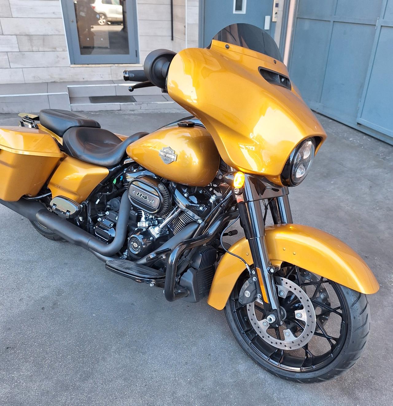 Harley-davidson Touring Street Glide Gold 114
