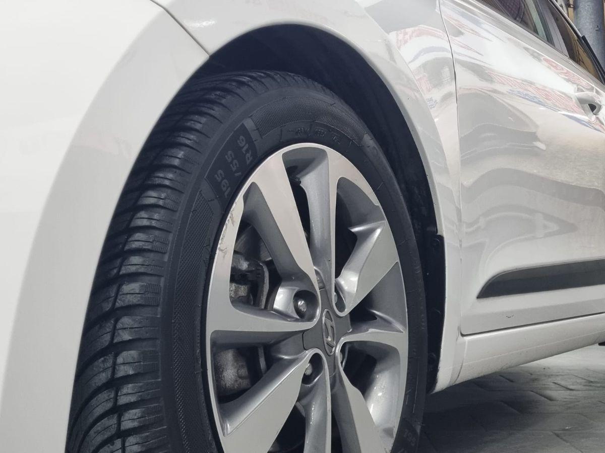 HYUNDAI - i20 - 1.1 CRDi 12V 5p. Style-Tetto Panoramico