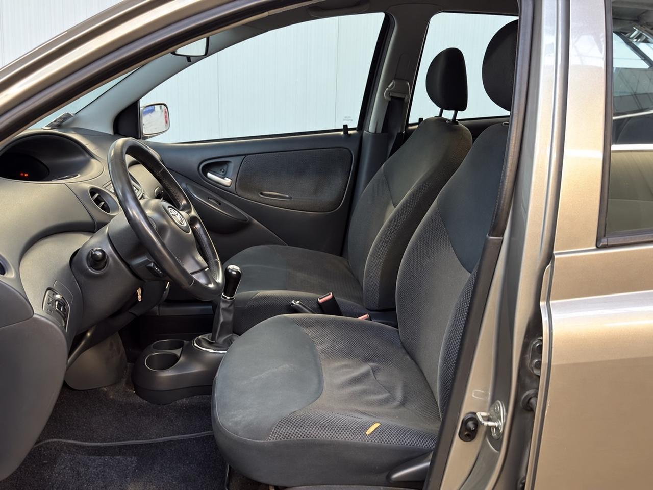 Toyota Yaris 1.0i 16V cat 3 porte Sol
