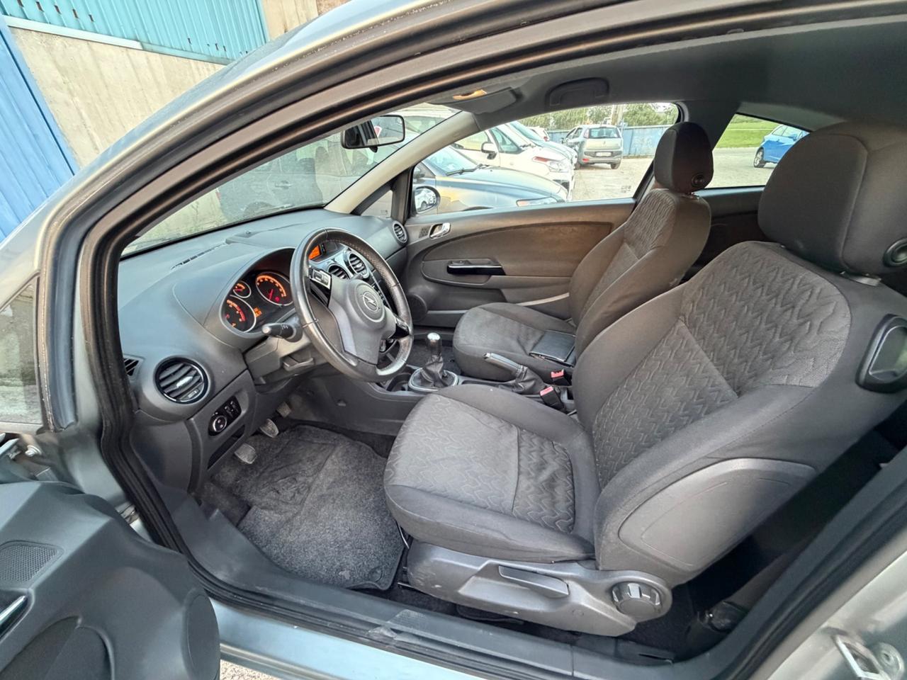 Opel Corsa 1.2 3 porte Edition