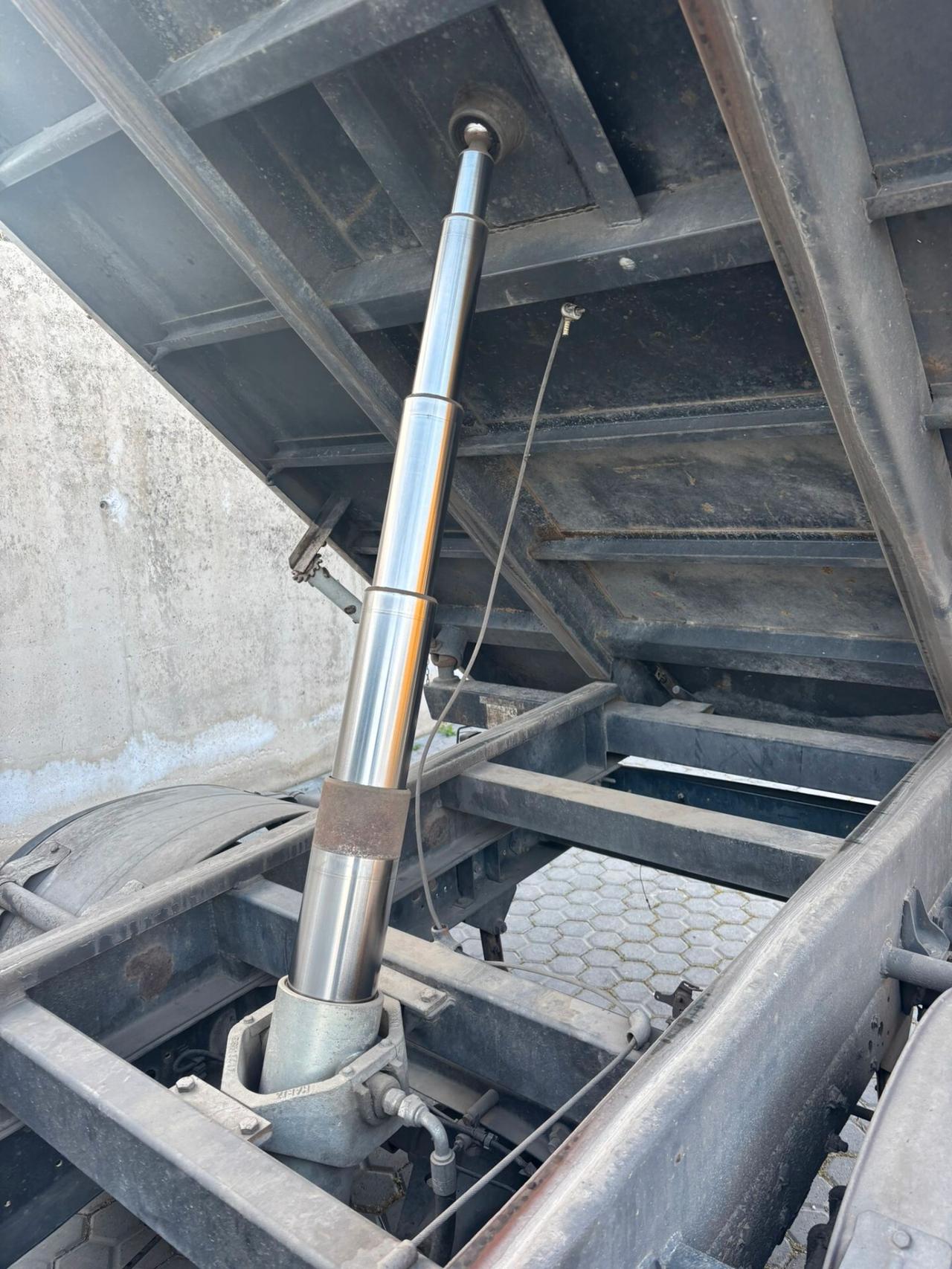 IVECO Daily 35C11 Ribaltabile Trilaterale – Pronto al lavoro