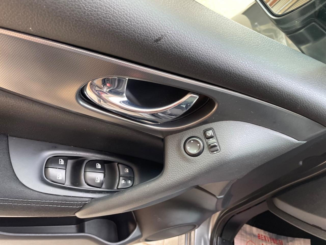 Nissan Qashqai 1.5 dCi N-Connect " TETTO NAVY LED 360"