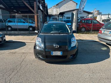 Toyota Yaris 1.0 5 porte Sol