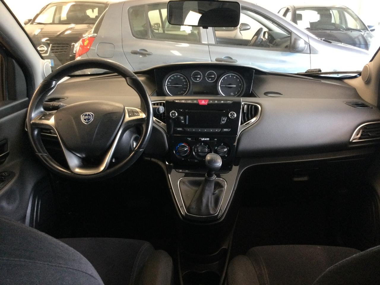 Lancia Ypsilon 0.9 TwinAir 85 CV 5 porte S&S DFN Platinum