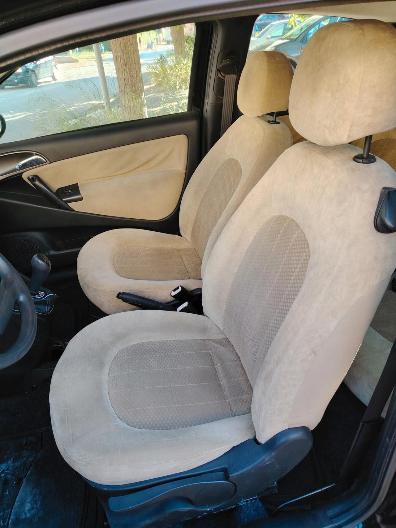 Lancia Ypsilon 1.3 MJT 75 CV Argento