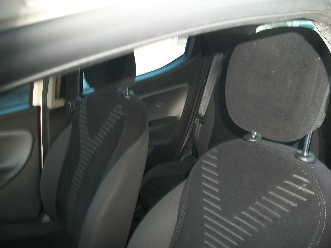 Lancia Ypsilon 1.2 69 CV 5 porte S&S Silver CC 1242 BENZINA EURO 05 KM 92630 TALIANDATI GARANZIA UN ANNO N 08 GOMME E CERCHI N 4 INVERNAL IN FERRO CON COPRI CERCHI 95X100 04 CERCHI IN LEGA ESTIVI 90X100