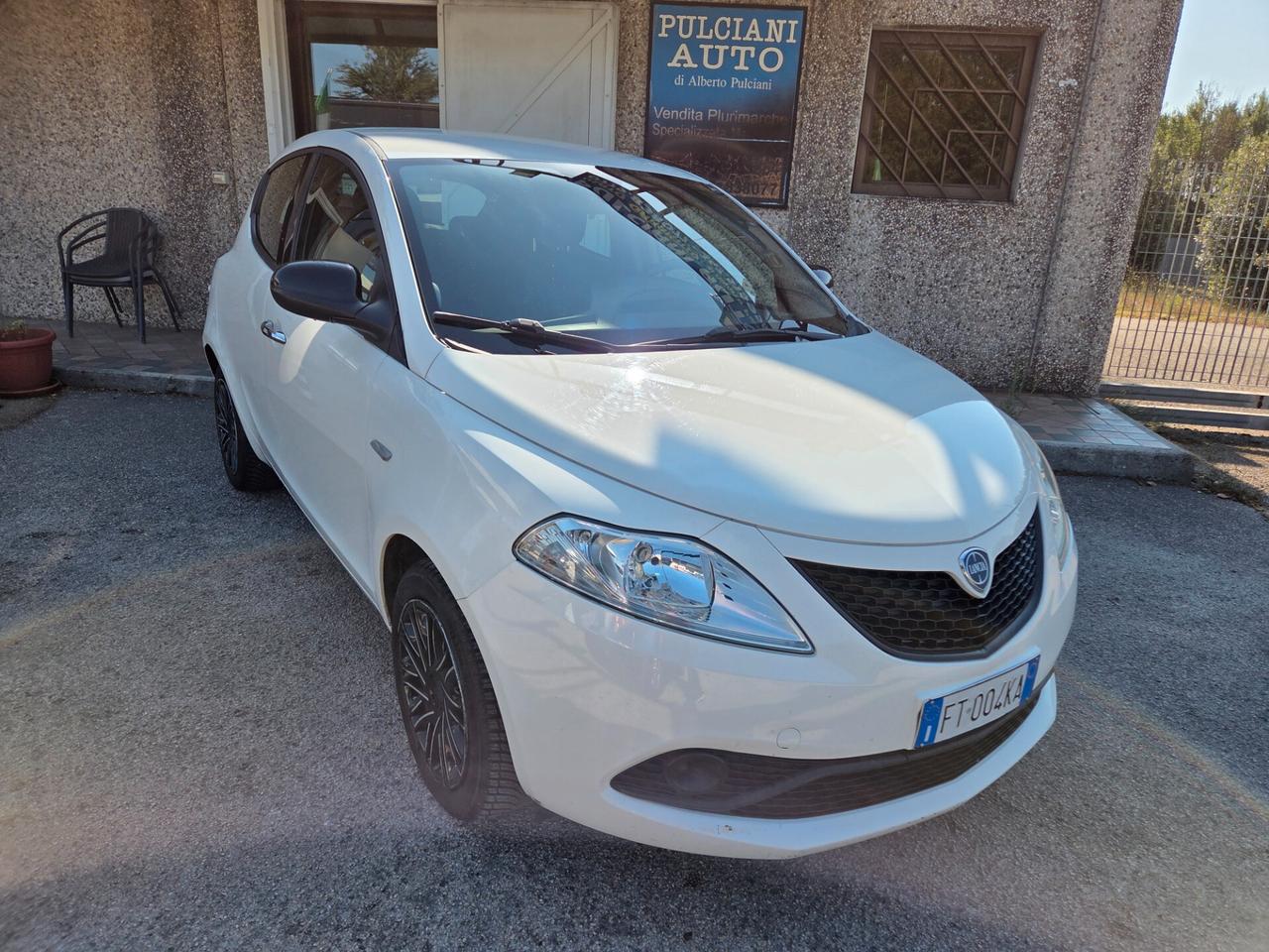 Lancia Ypsilon 1.2 69 CV 5 porte S&S Gold