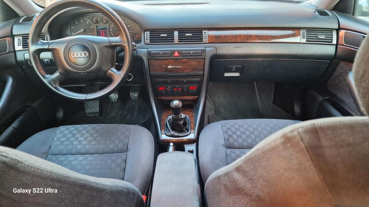 Audi A6 1.8 T 20V cat Avant Ambiente benzina