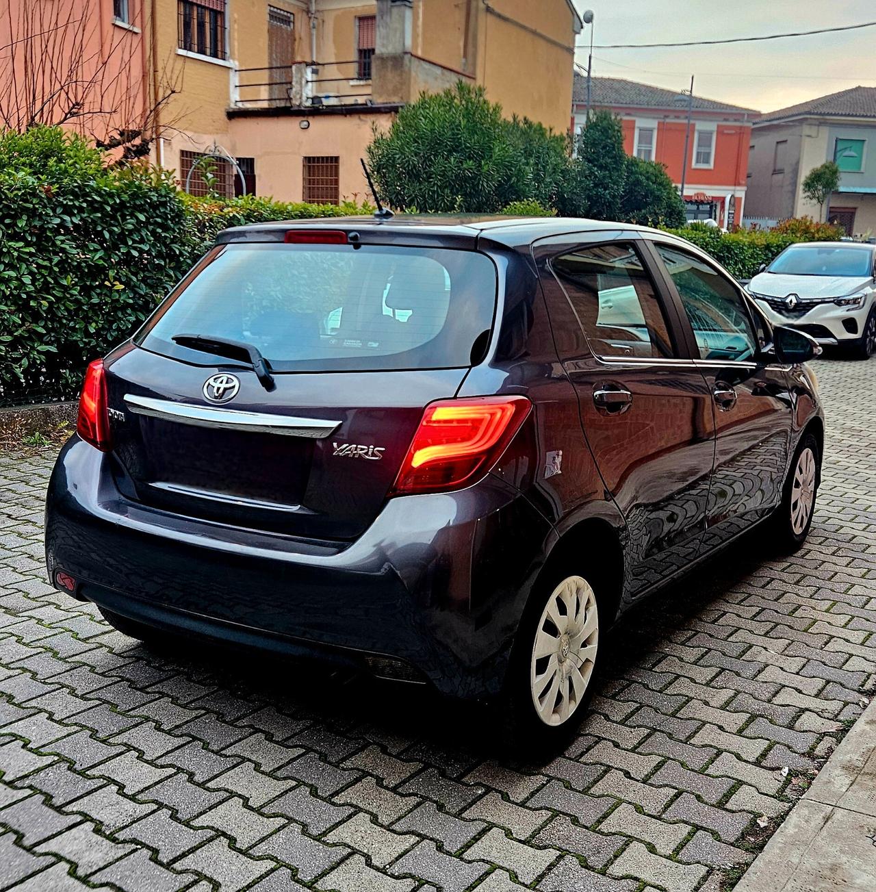 Toyota Yaris 1.0 5 porte Active