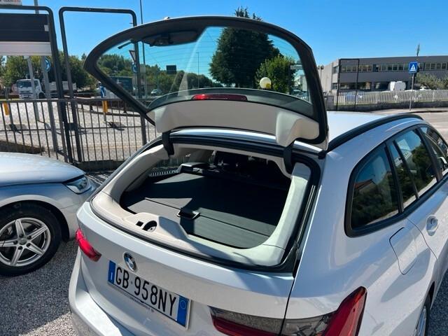 Bmw 318 d G21 Touring 318d Business Advantage auto