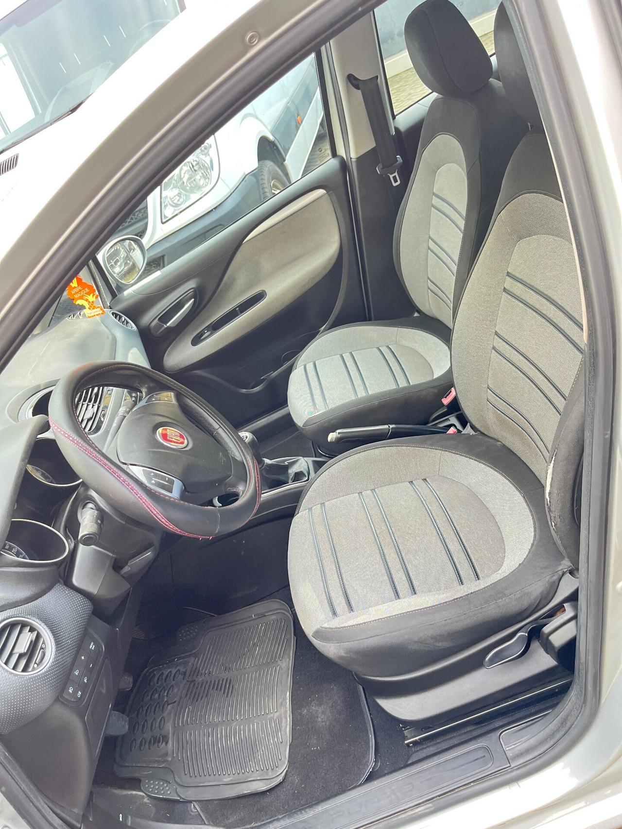 Fiat Punto Evo 1.3 Mjt 75 CV DPF 5 porte S&S Dynamic - MOTORE SOSTITUITO CON KM 80.000 CIRCA - ANCHE PER NEOPATENTATI