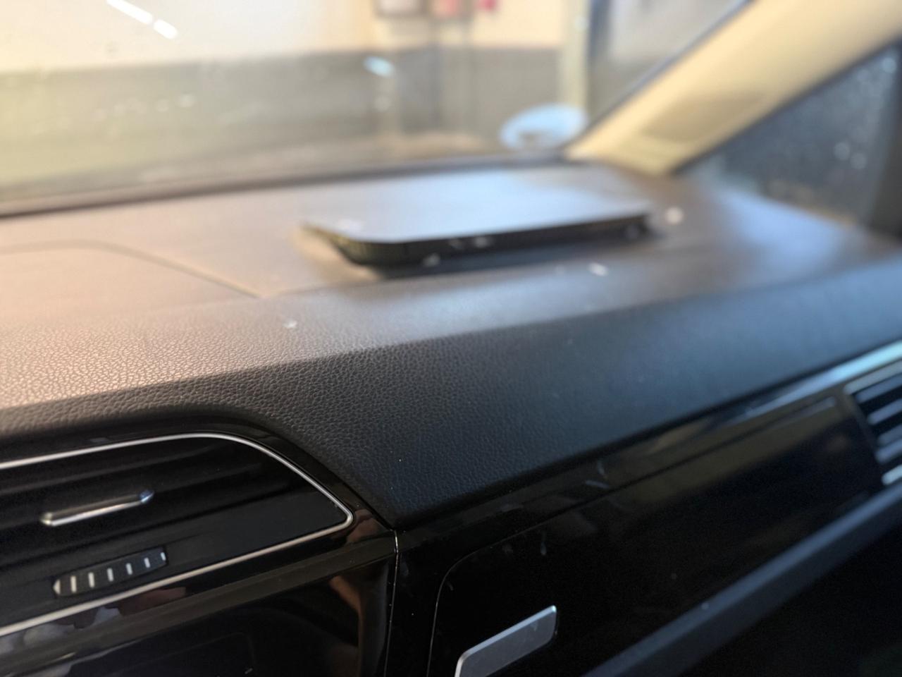 Volkswagen Touran 2.0 TDI 150 CV SCR DSG Business BlueMotion Technology