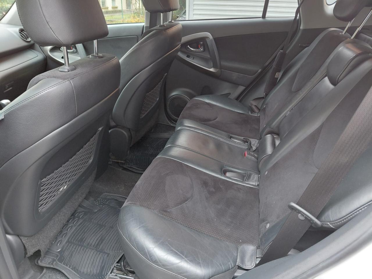 Toyota RAV4 Crossover 2.2 D-Cat A/T 150 CV Executive