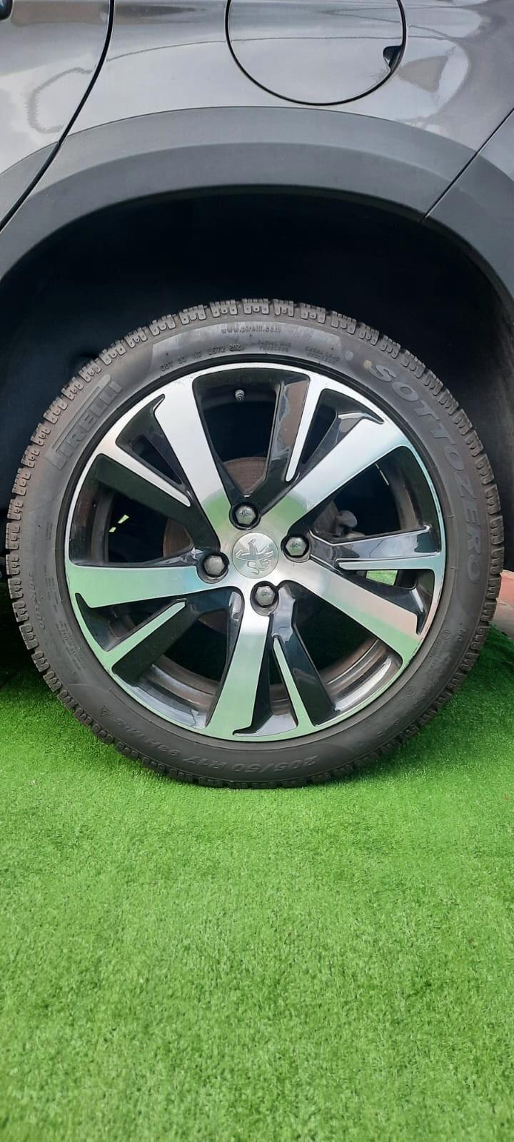 Peugeot 2008 1.6 BlueHDi 120 cv Allure