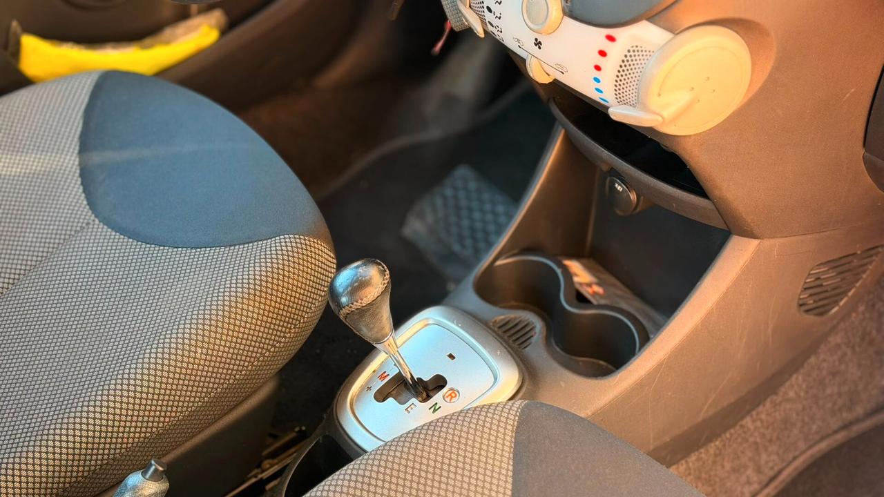 Toyota Aygo 1.0 12V VVT-i 5 porte Lounge Connect MMT