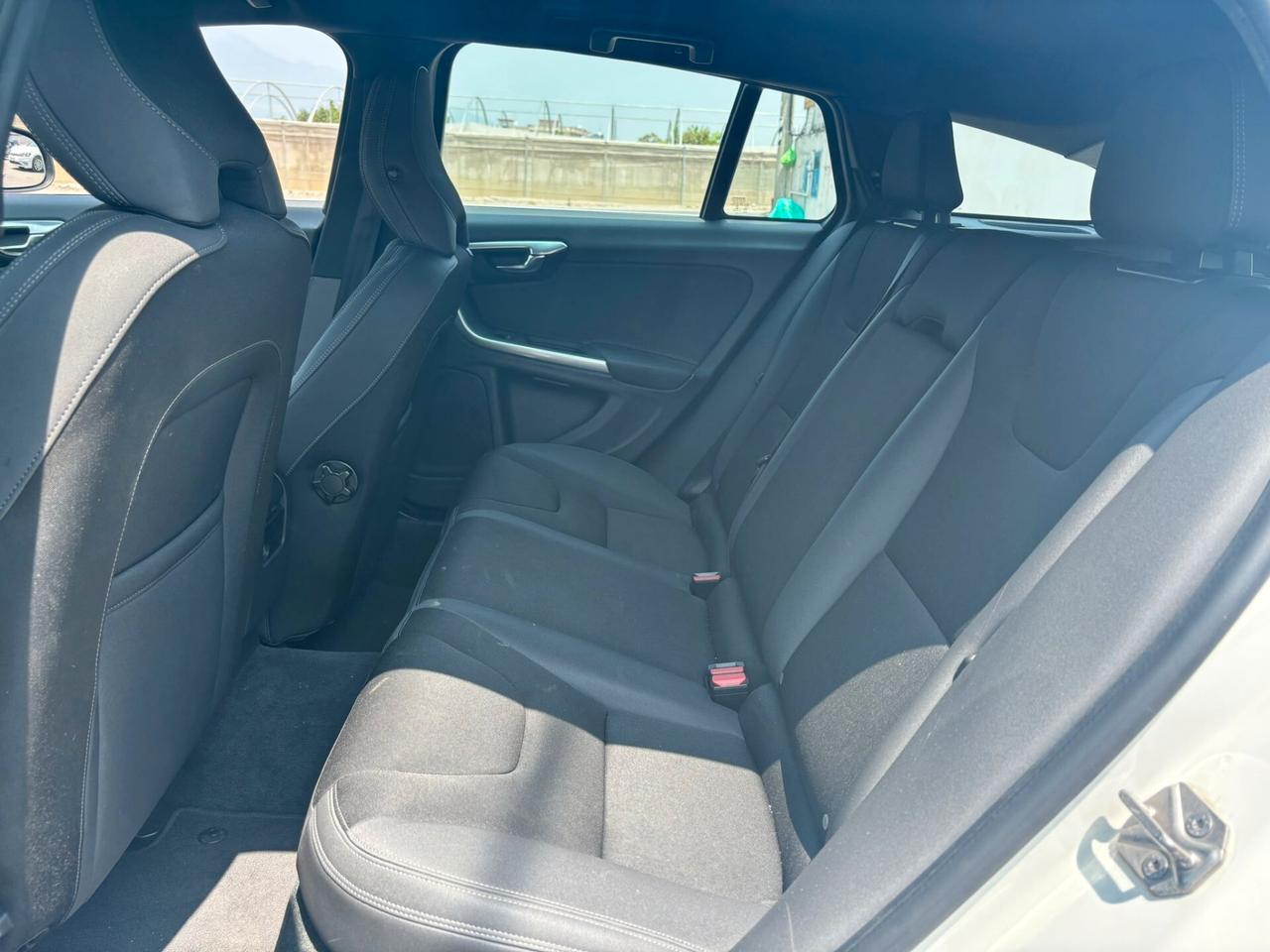 Volvo V60 D4 Momentum 2.0 163CV CAMBIO AUTOMATICO