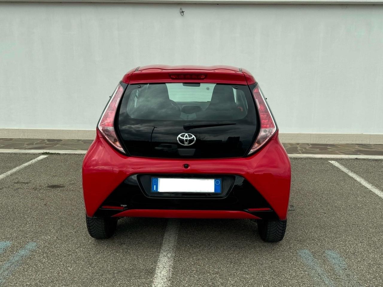 Toyota Aygo 1.0 VVT-i 69 CV 5 porte x-play