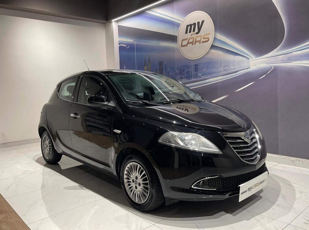 Lancia Ypsilon 1.2 69 CV 5 porte S&S Silver