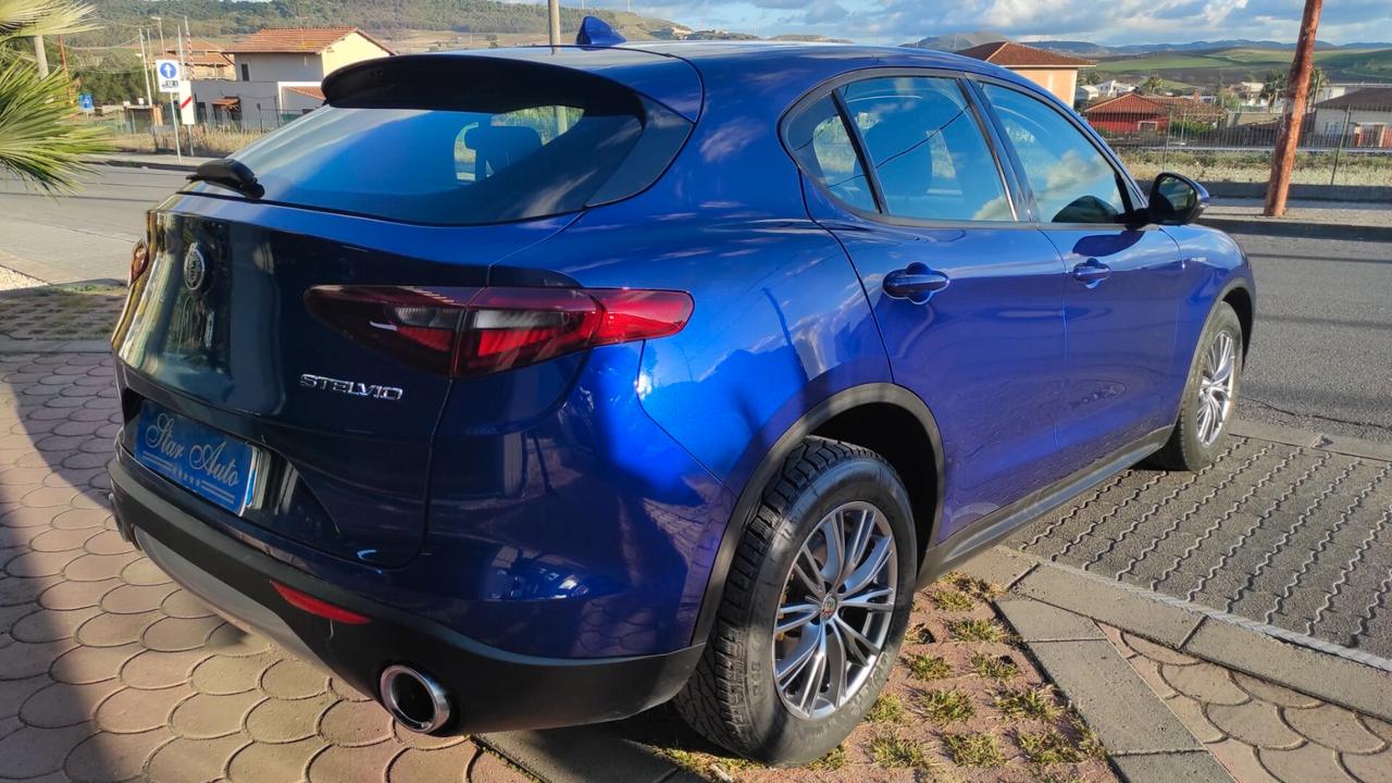 Alfa Romeo Stelvio 2.2 Turbodiesel 160 CV AT8 RWD Super