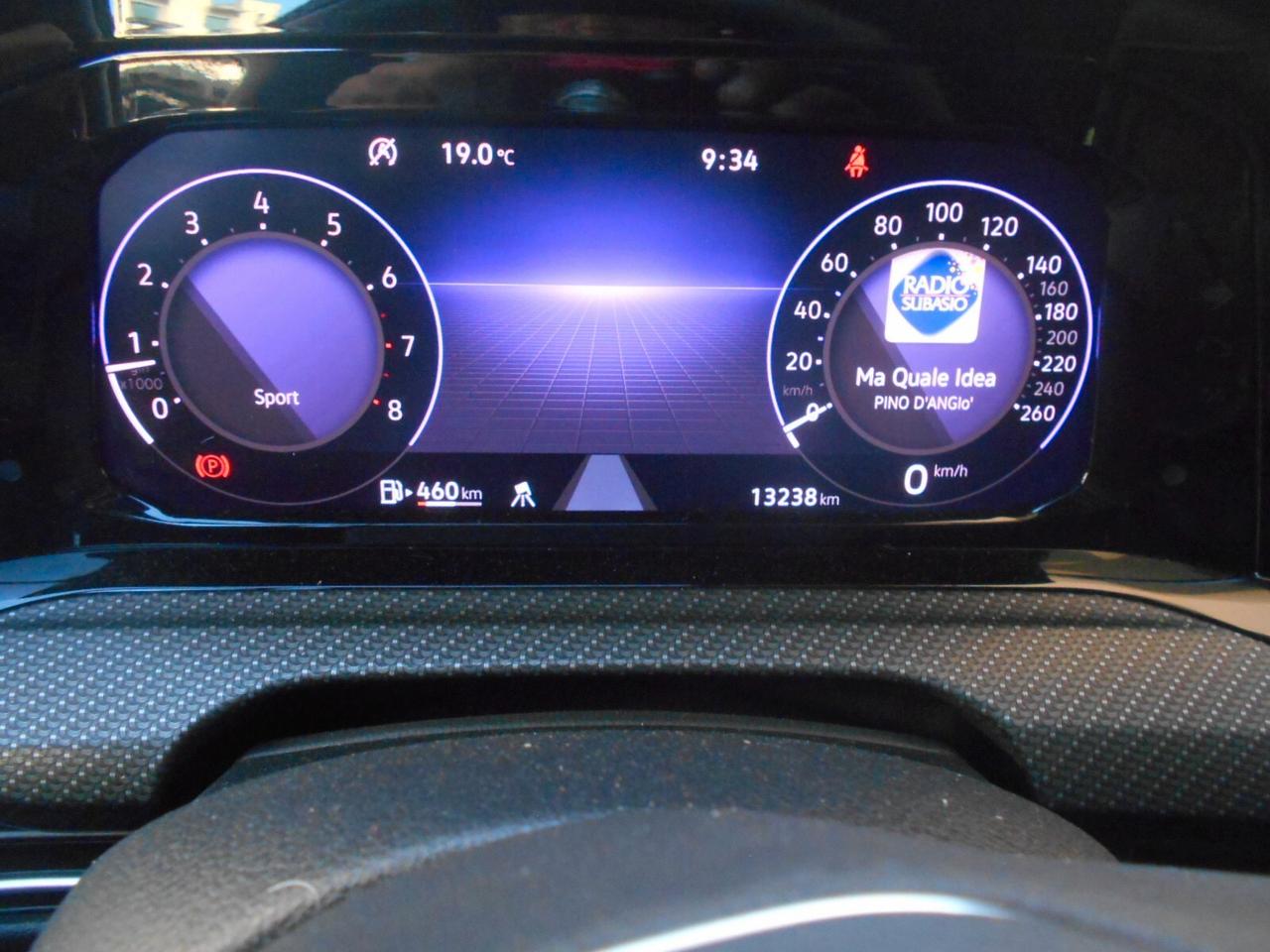 Volkswagen Golf versione R