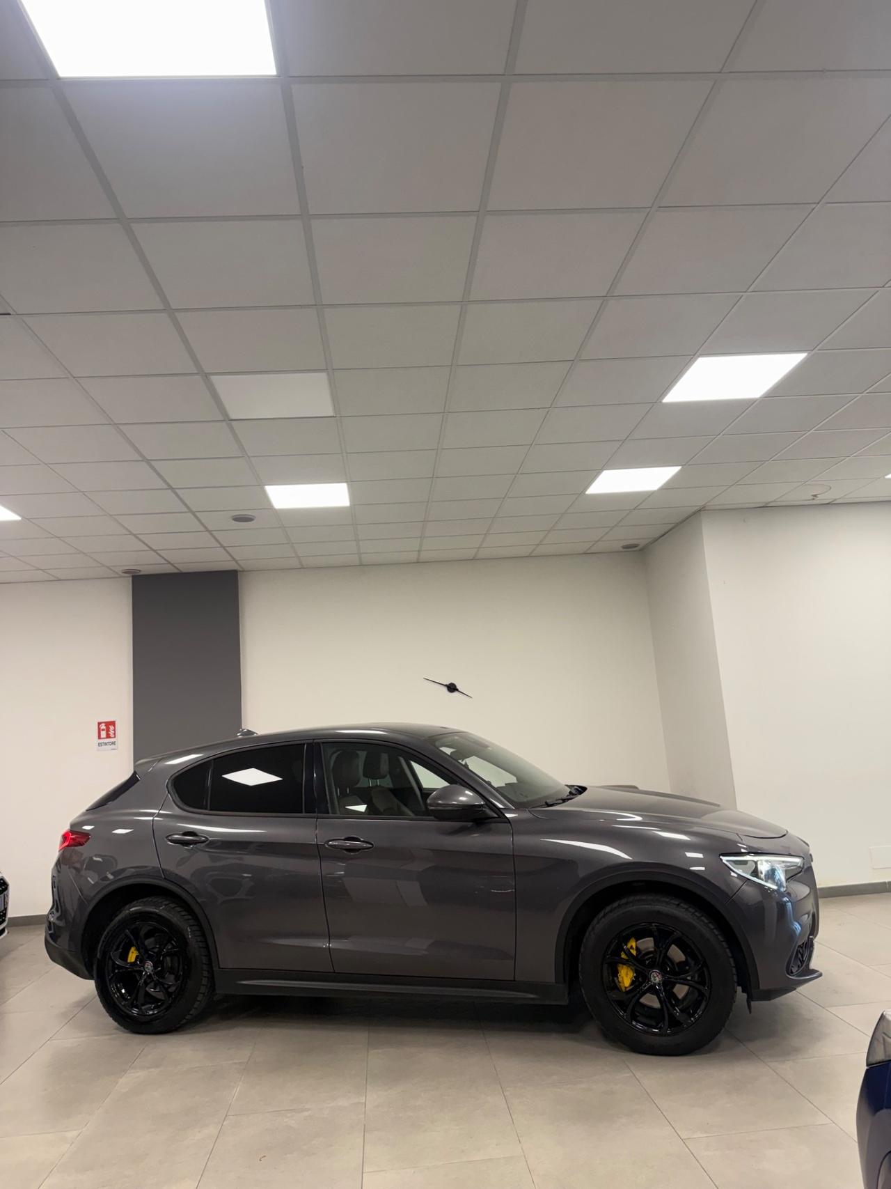 Alfa Romeo Stelvio 2.2 Turbodiesel 180 CV AT8 RWD Executive