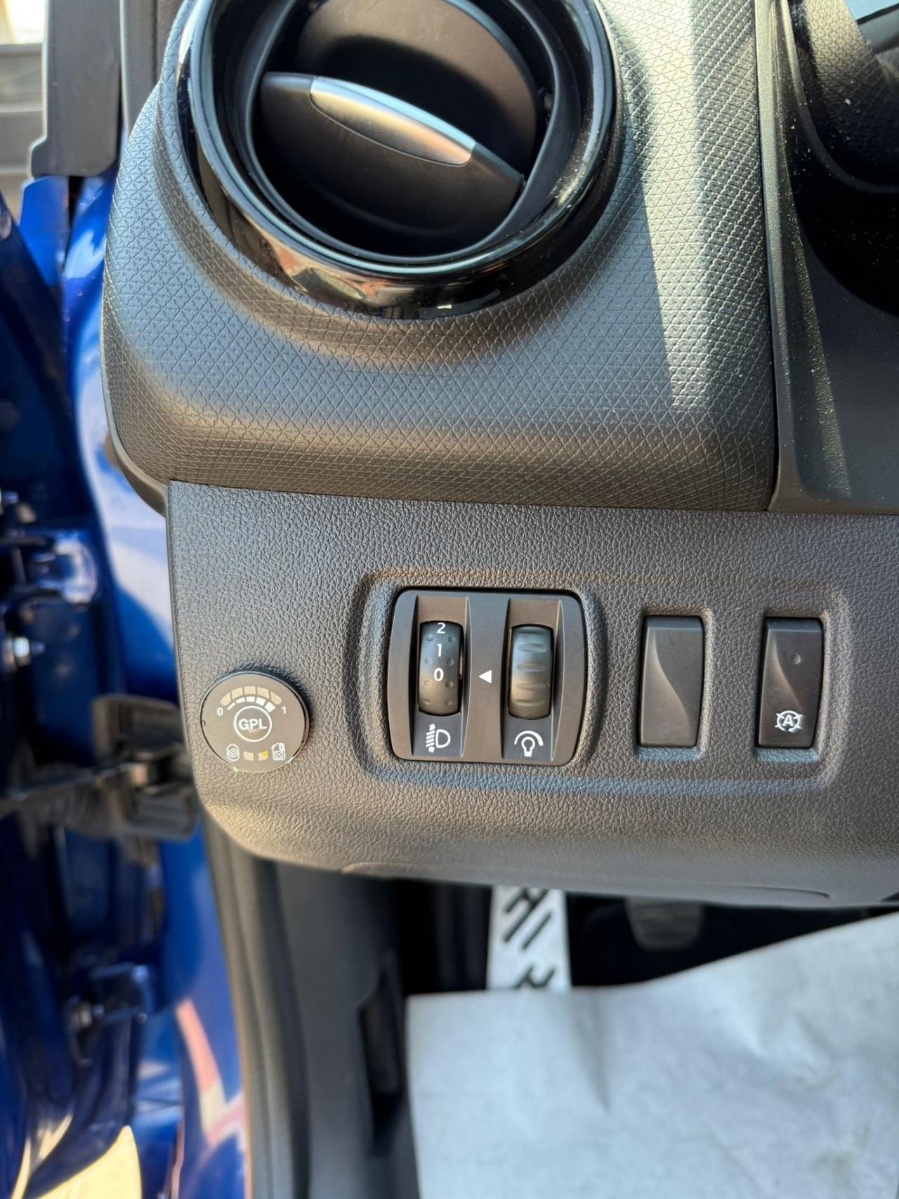 Renault Clio TCe 90CV GPL NEOPATENTATI