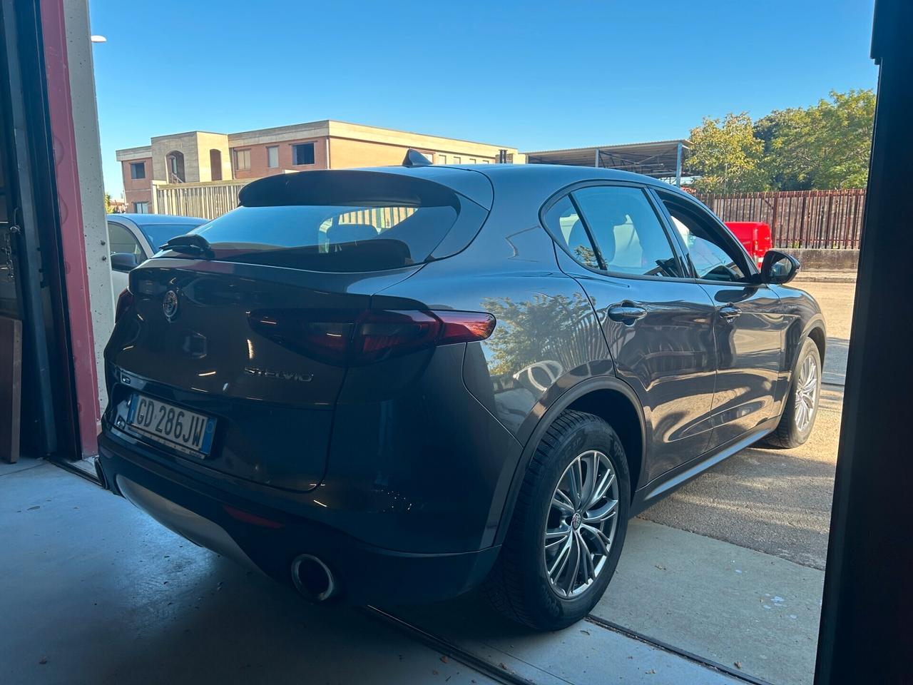 Alfa Romeo Stelvio 2.2 Turbodiesel 160 CV AT8 RWD Business