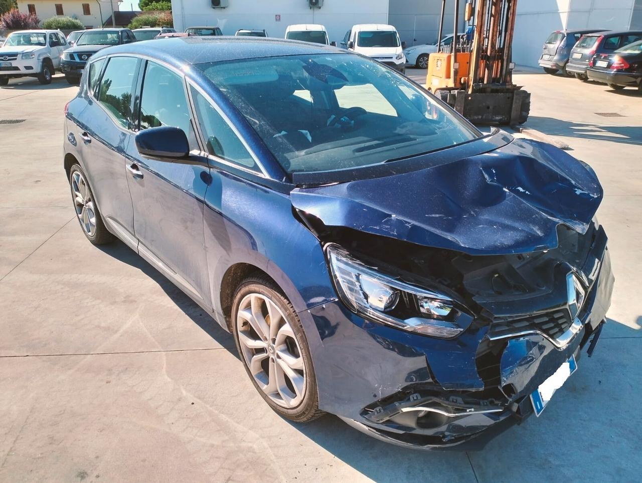 Renault Scenic dCi 95 CV - SINISTRATO
