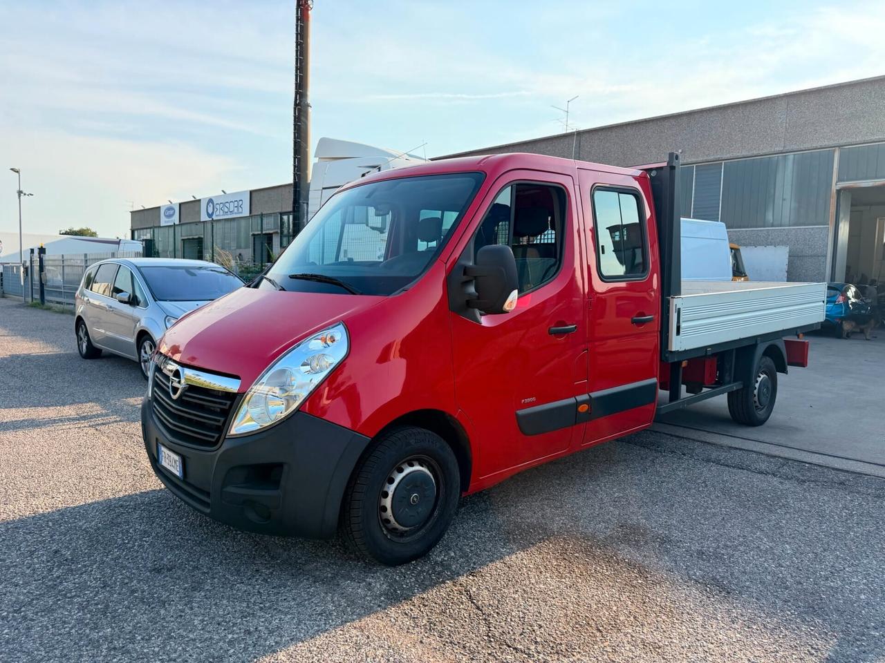 Opel Movano doppia cabina con cassone fisso