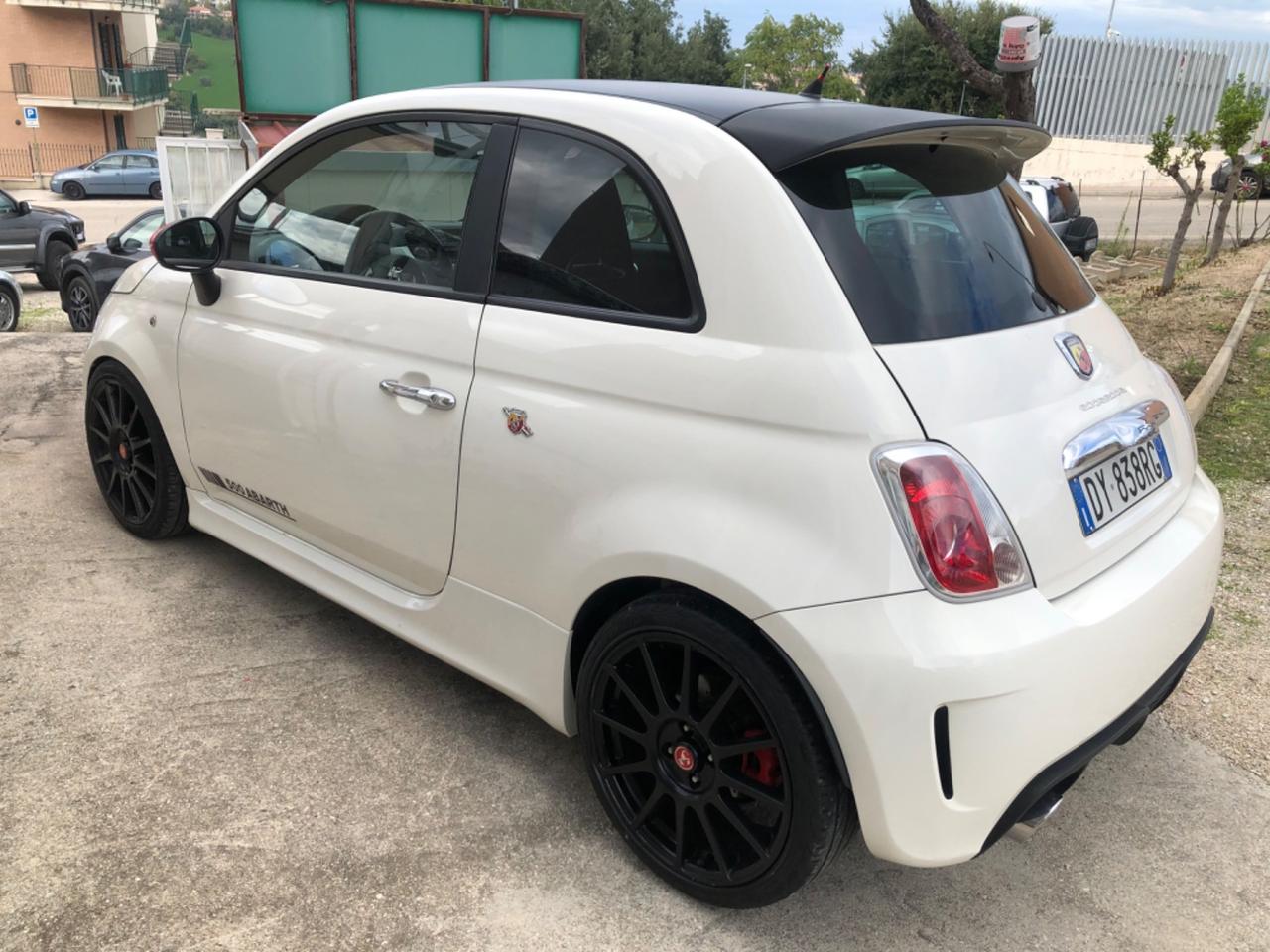 Abarth 500 1.4 Turbo T-Jet Esseesse