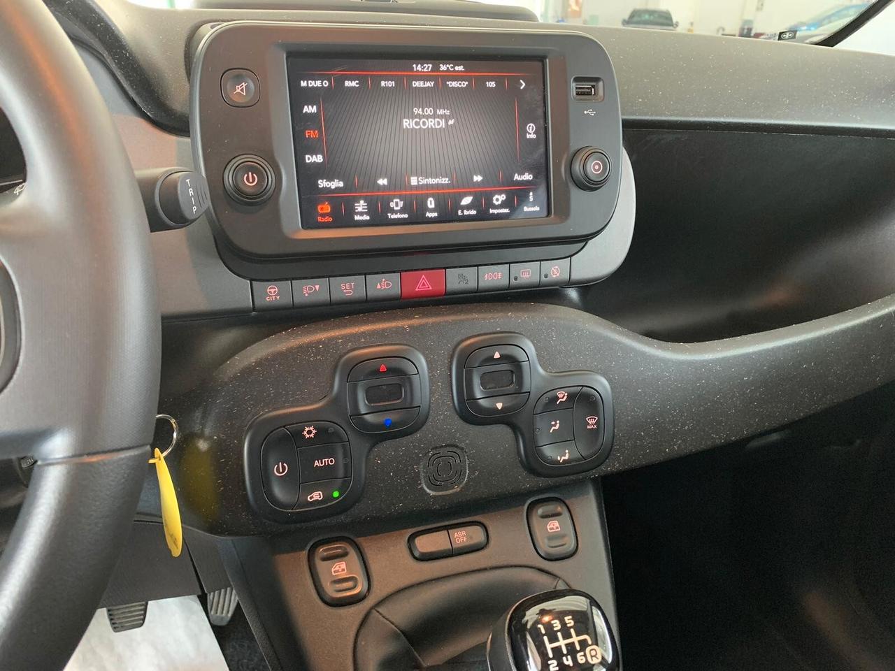 Fiat Panda 1.0 FireFly S&S Hybrid Cross Full
