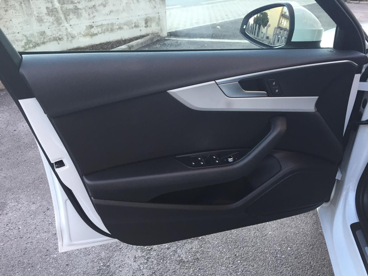 Audi A4 35 avant 2.0 TDI 150 CV S tronic Business X NEOPATENTATI