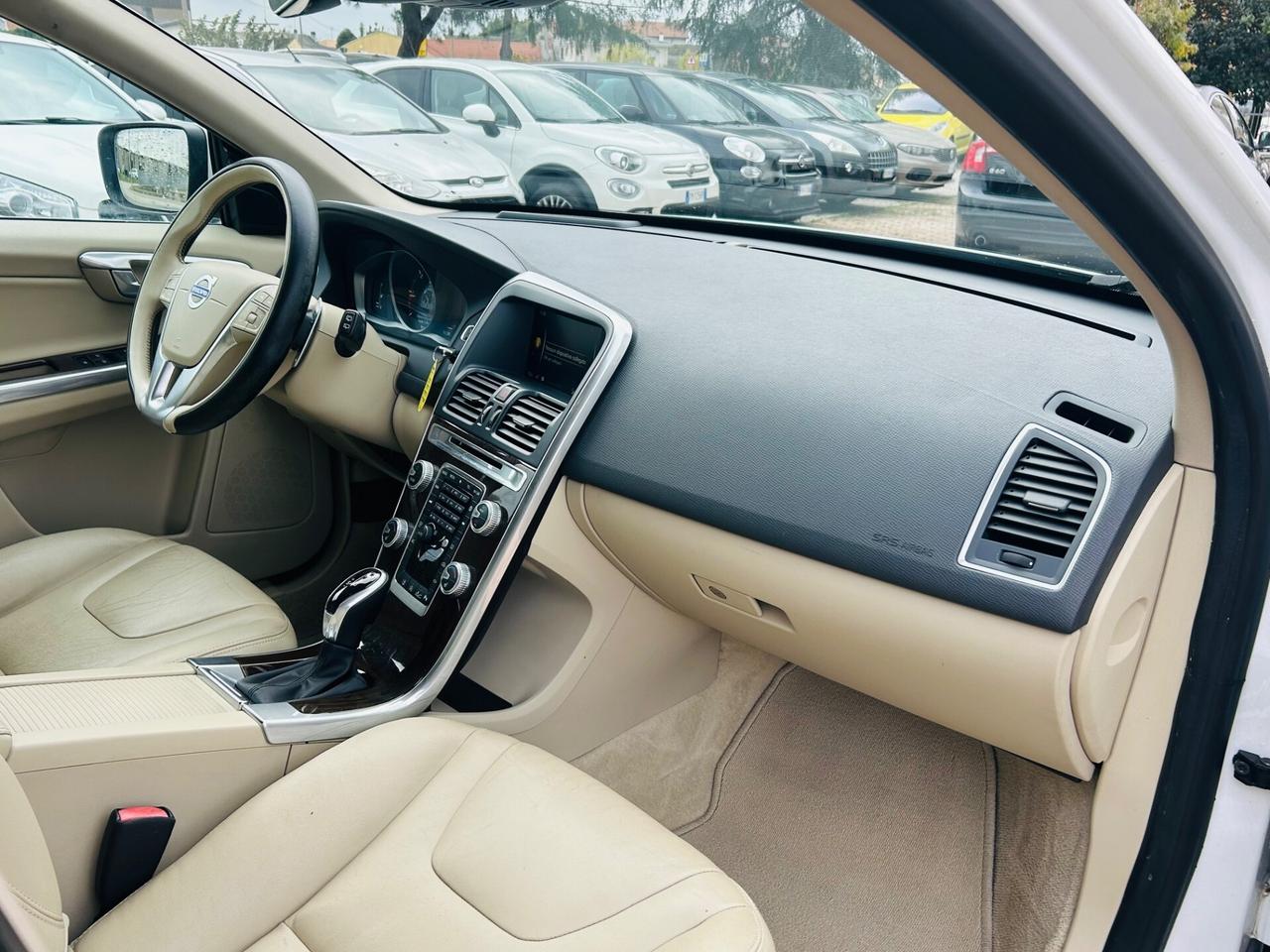 Volvo XC 60 XC60 D4 Geartronic R-design Momentum