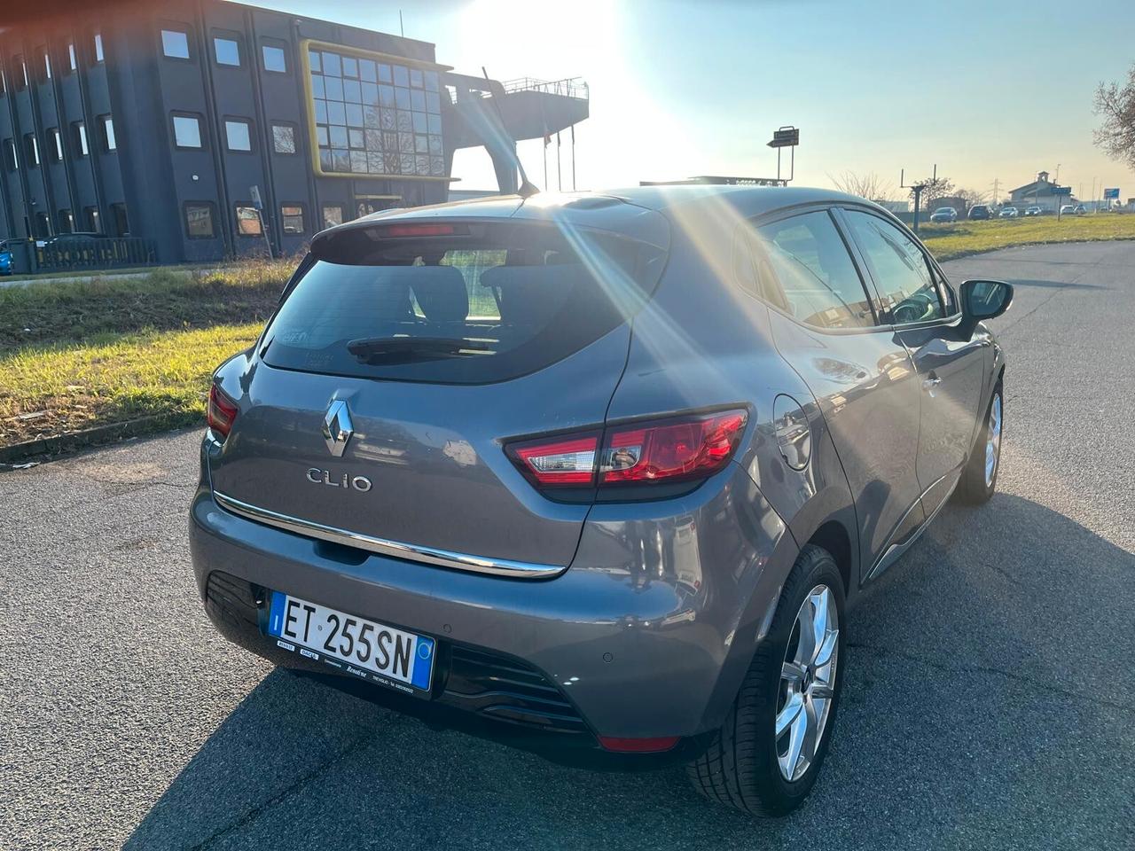 Renault Clio 1.2 75CV 5 porte