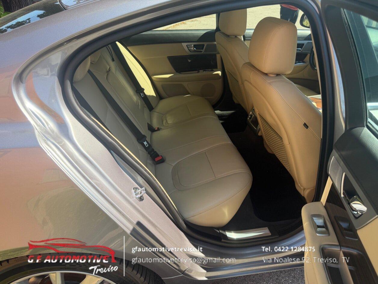 Jaguar XF Berlina XF 2.2d Luxury 200cv auto