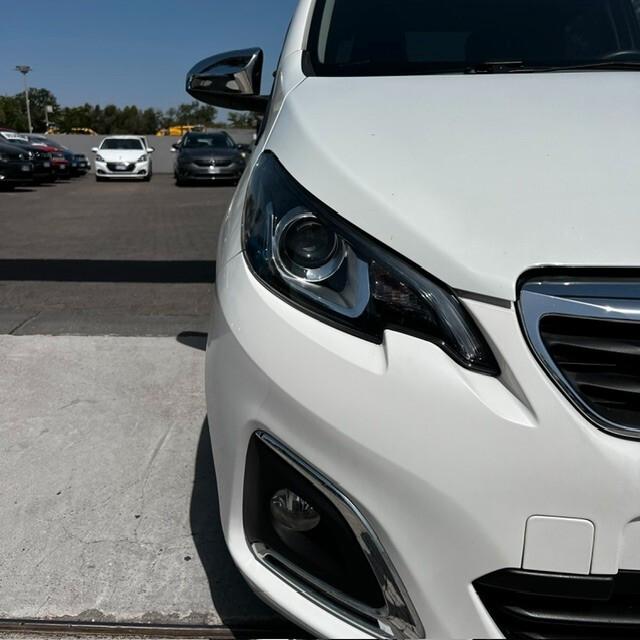 Peugeot 108 PureTech 82 5 porte Allure TOP!