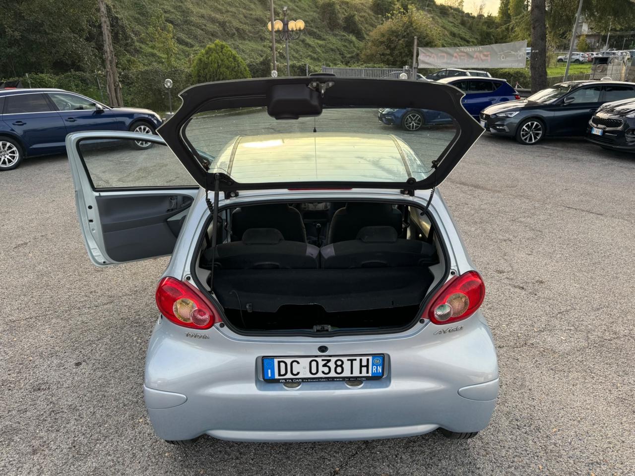 Toyota Aygo 1.0 12V VVT-i 3 porte Sol NEOPATENTATI