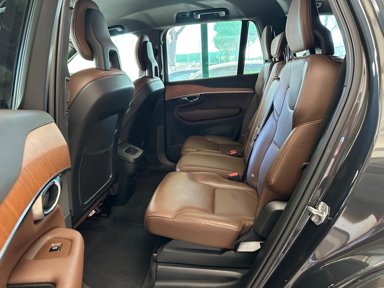 Volvo XC 90 XC90 B5 (d) AWD Geartronic 7 posti Mom