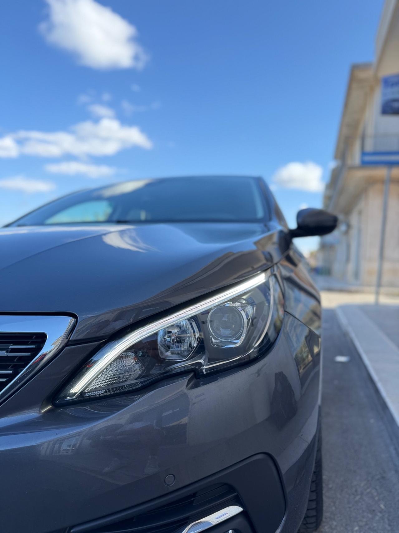 Peugeot 308 1.5 bluehdi Allure Pack CAMBIO AUTOMATICO,NAVI,TELECAMERA,FARI LED,VIRTUAL COCKPIT