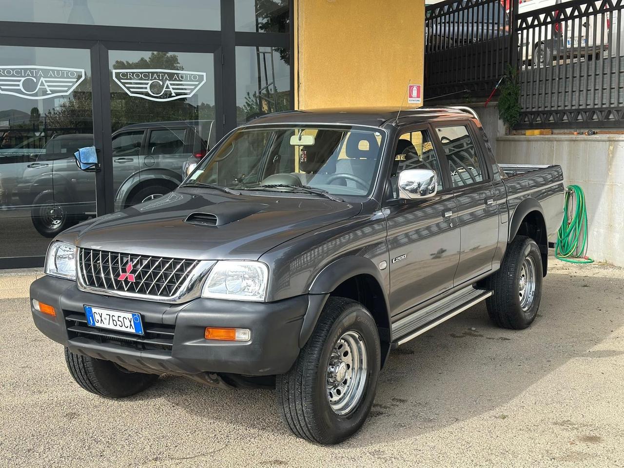 Mitsubishi L200 2.5 TDI 4WD Club Cab Pick-up GLS