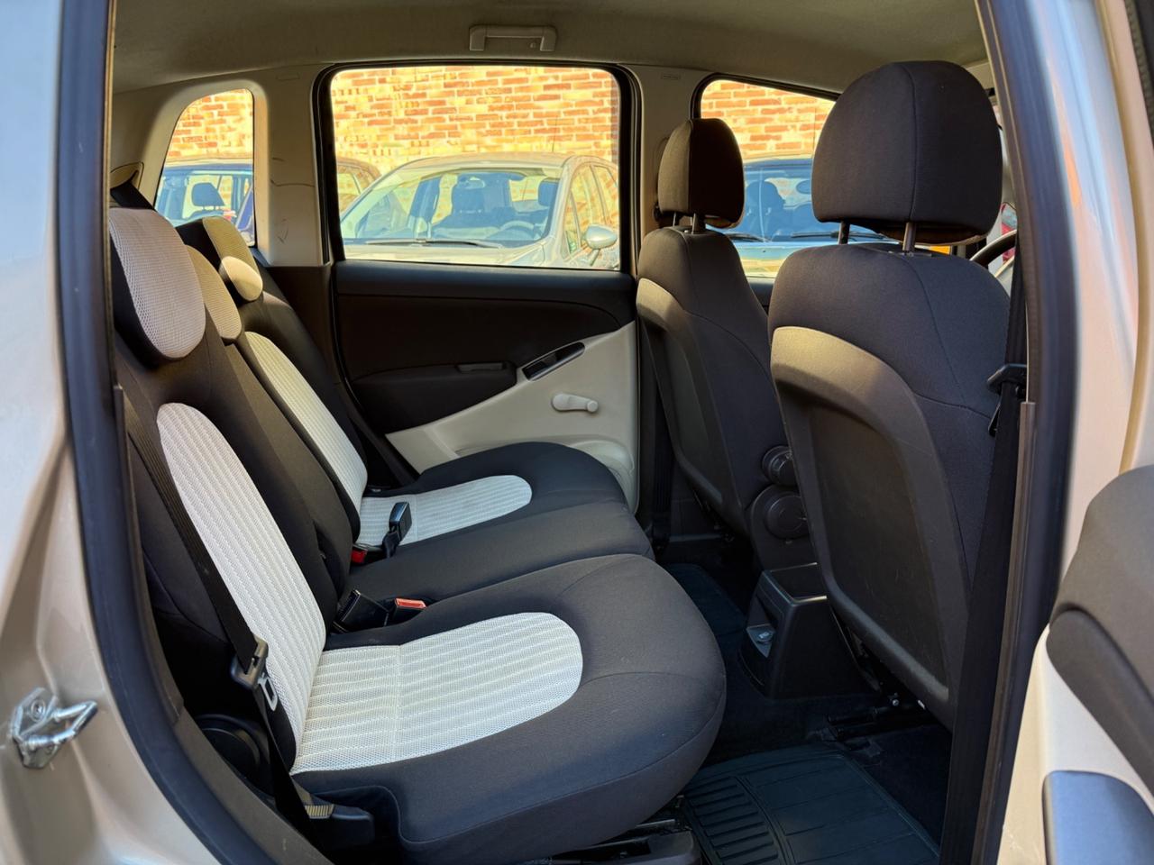 Lancia MUSA 1.4 16V Platino Plus GPL