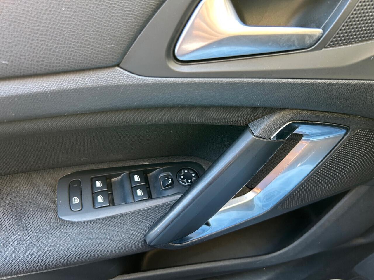 Peugeot 308 BlueHDi 100 S&S Business