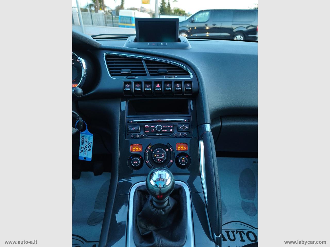 PEUGEOT 3008 1.6 HDi 115 CV Allure