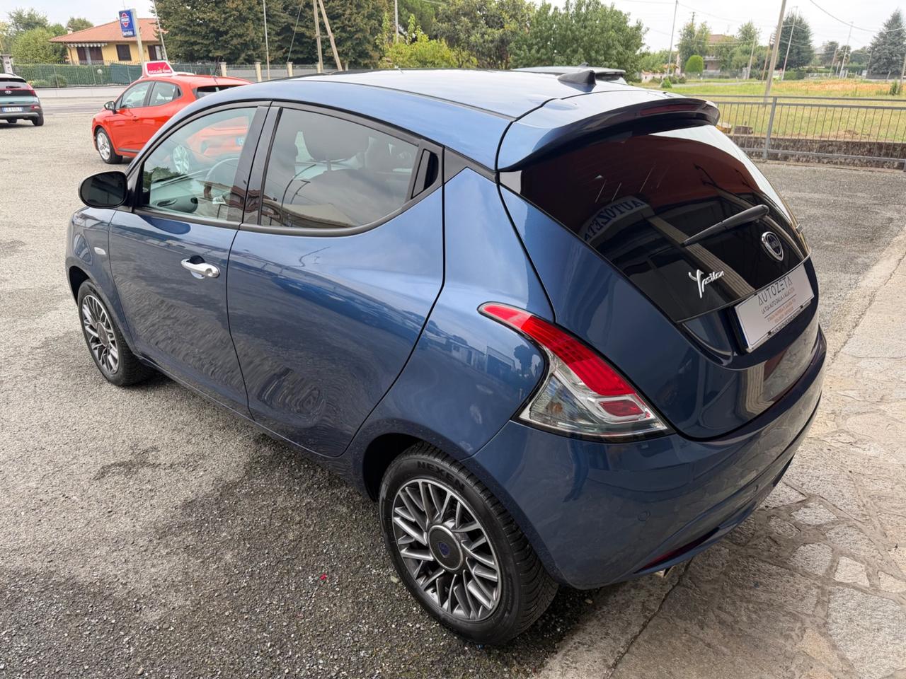 Lancia Ypsilon 1.0 Hybrid Gold