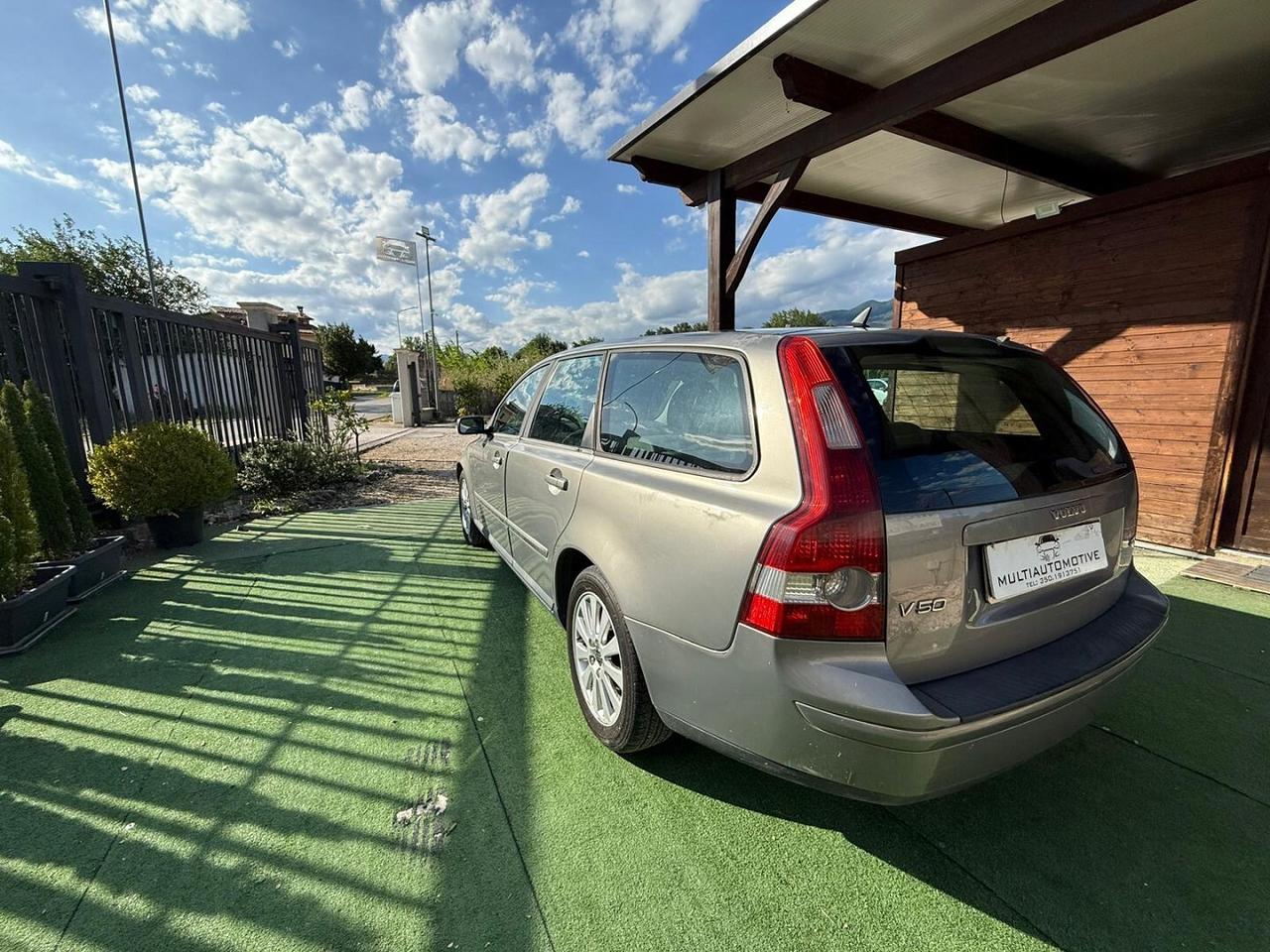 VOLVO V50